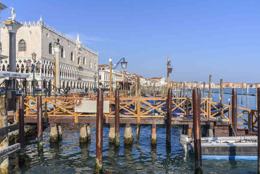 Italia - Venecia 075 - Riva degli Schiavoni.jpg